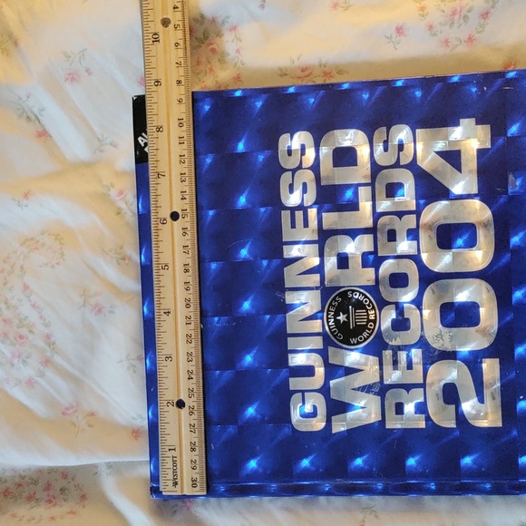 Guinness Book of World Records 2004 - Picture 6 of 8